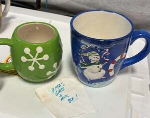 Oneida Snow Pals Handpainted Earthenware Mug and Green Snowflake Mug Lot of 2